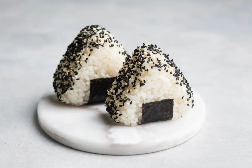 2 onigiris
